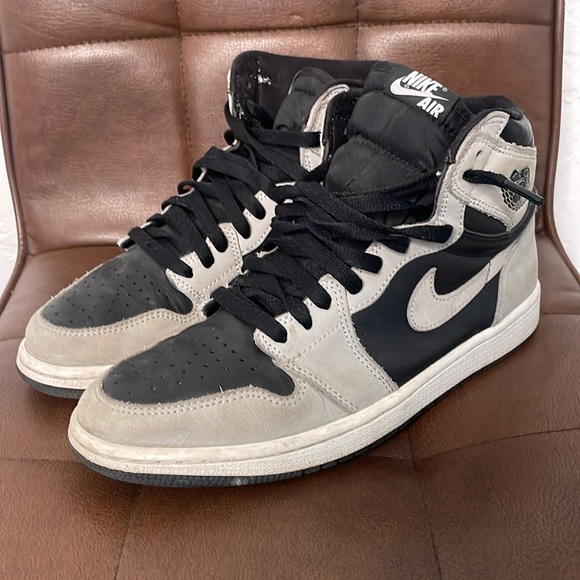 Air Jordan 1 OG High Mens Reverse Shadow High Top Sneakers Size 9 - Picture 2 of 13